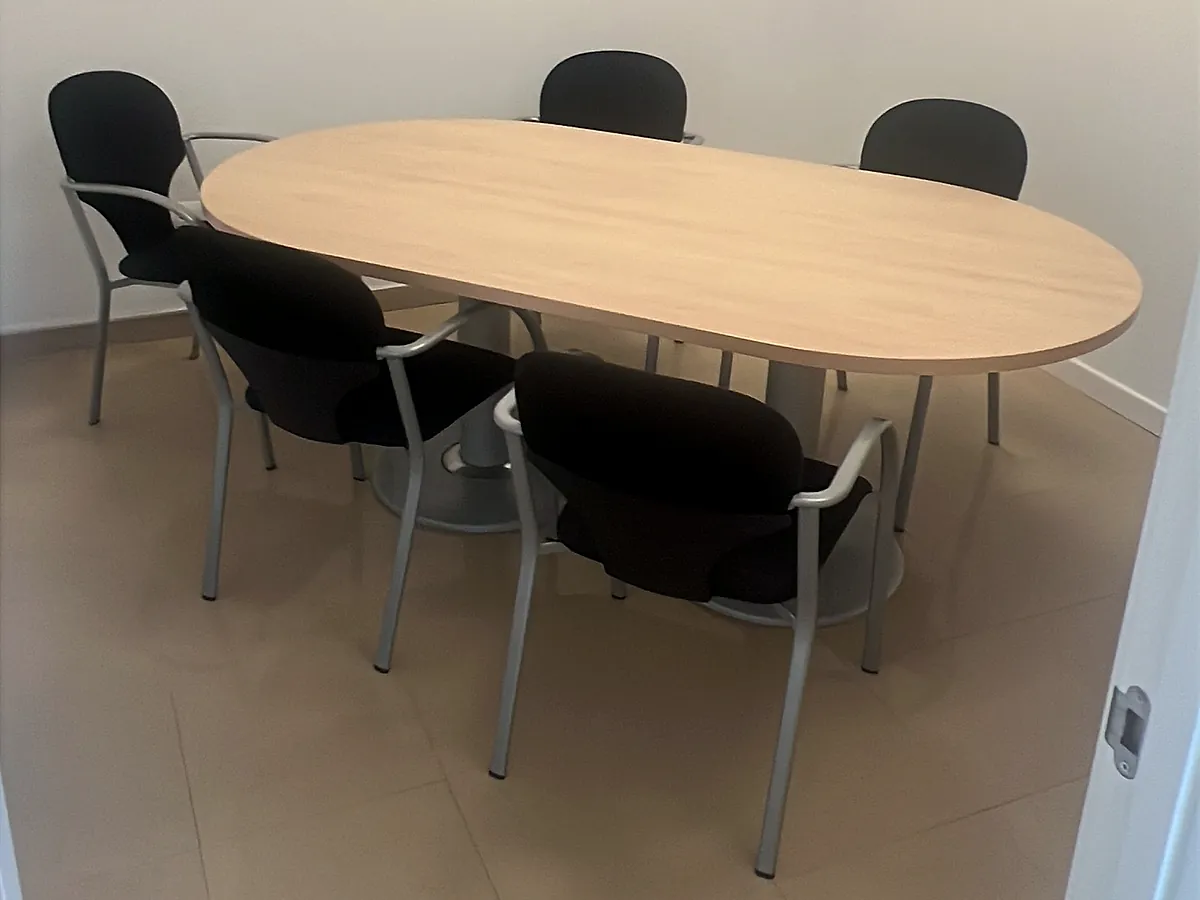Sala de reuniones del despacho en Fuengirola